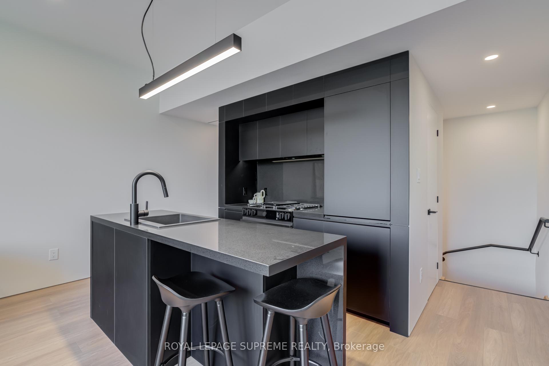 101 Bernice Crescent 4, Toronto W03 Unit: 4