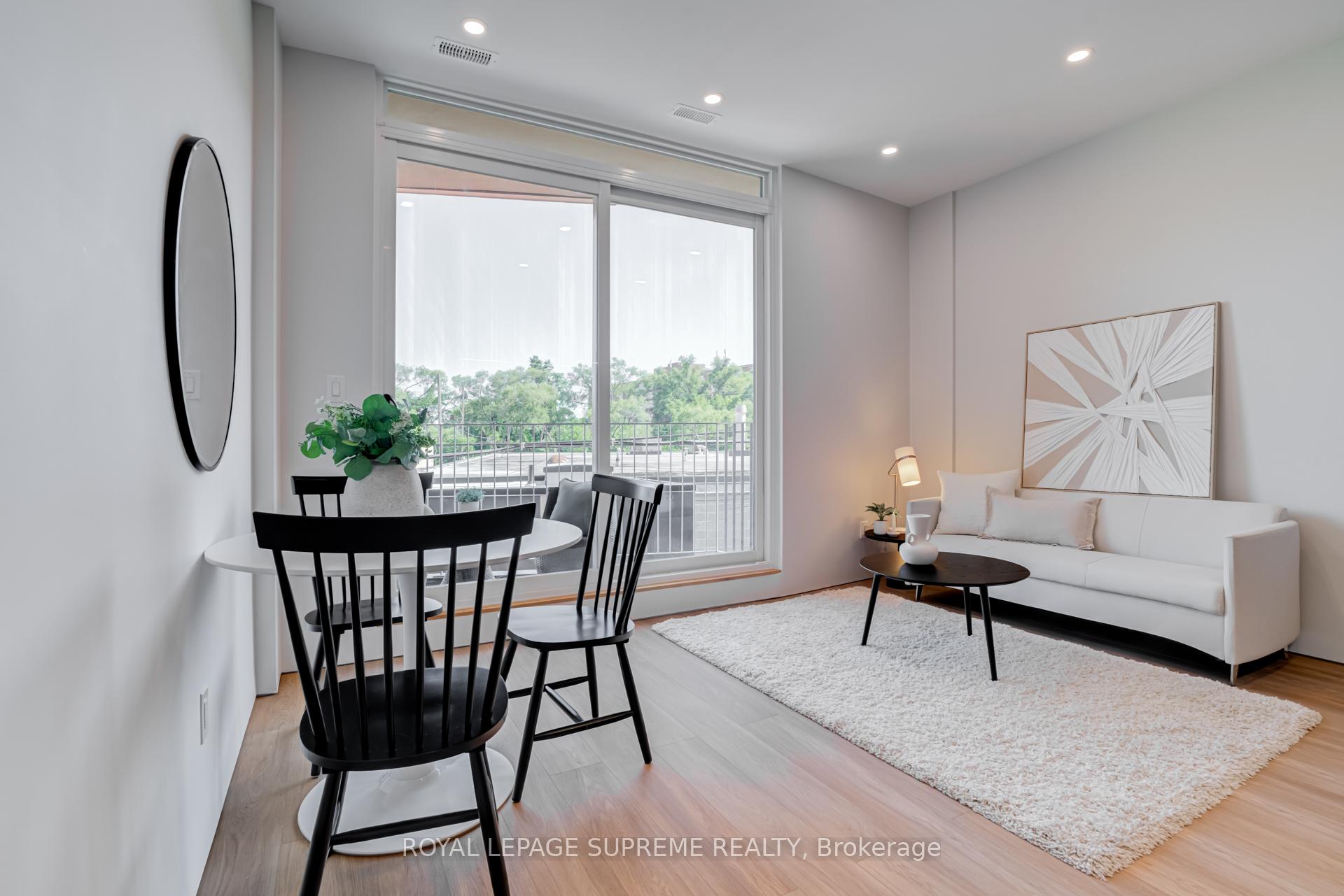 101 Bernice Crescent 4, Toronto W03 Unit: 4