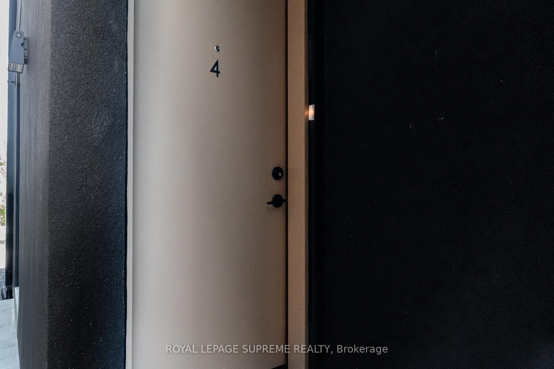 101 Bernice Crescent 4, Toronto W03 Unit: 4