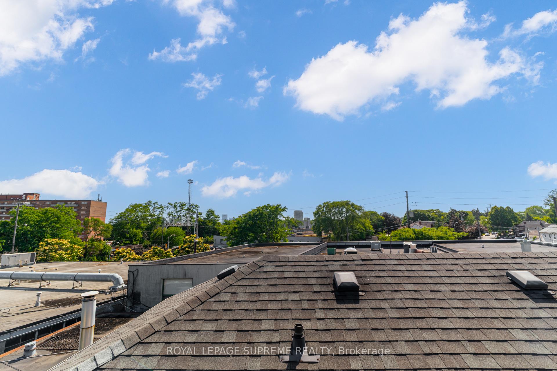 101 Bernice Crescent 4, Toronto W03 Unit: 4