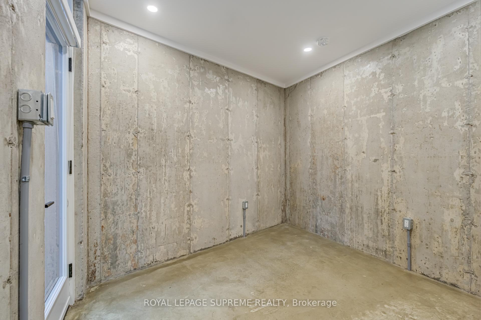 101 Bernice Crescent Garden, Toronto W03 Unit: Garden