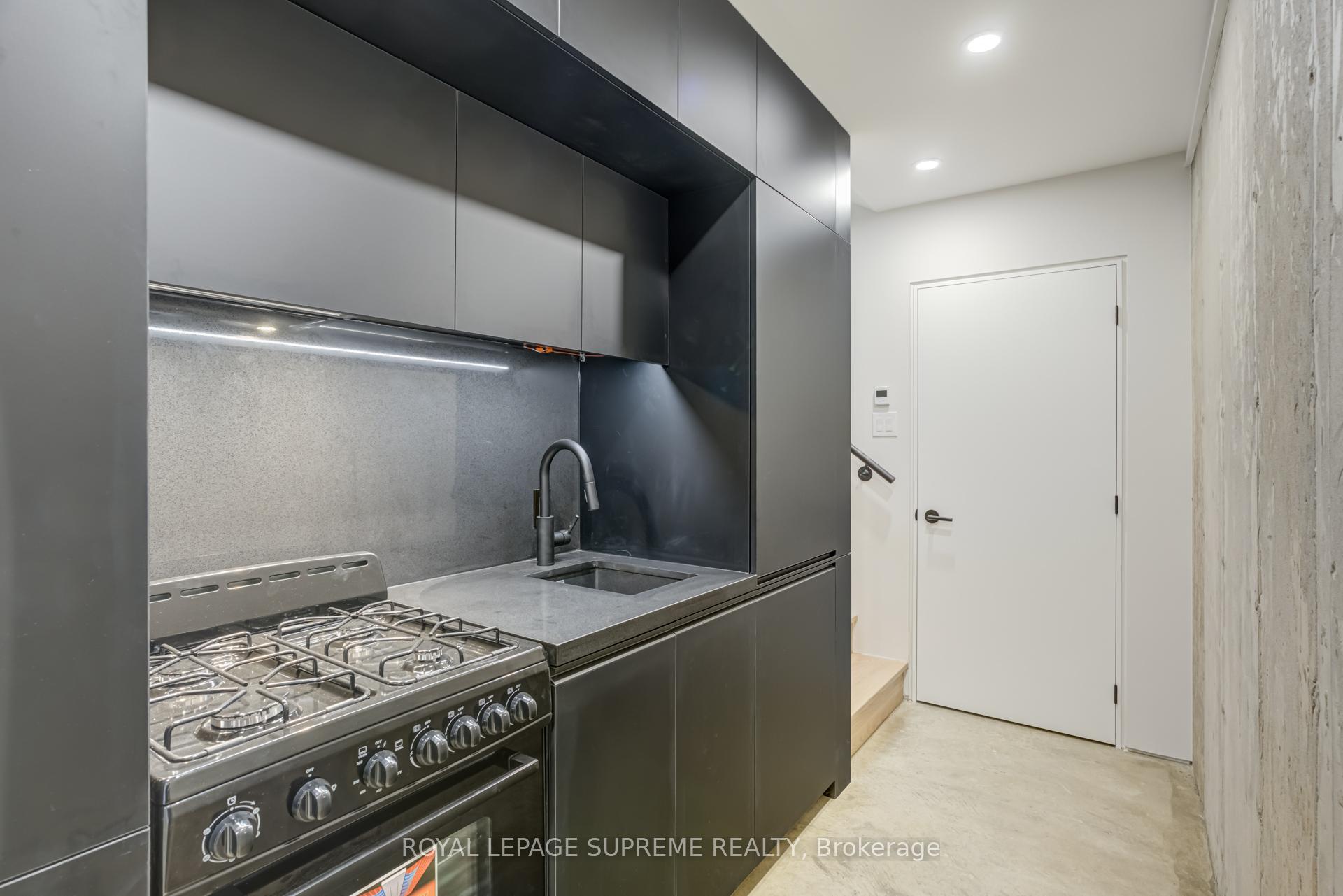 101 Bernice Crescent Garden, Toronto W03 Unit: Garden