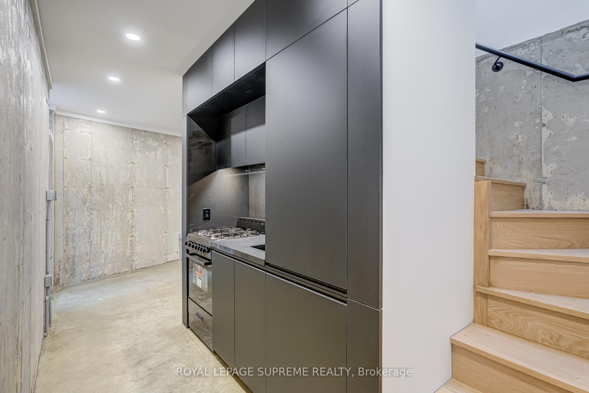 101 Bernice Crescent Garden, Toronto W03 Unit: Garden