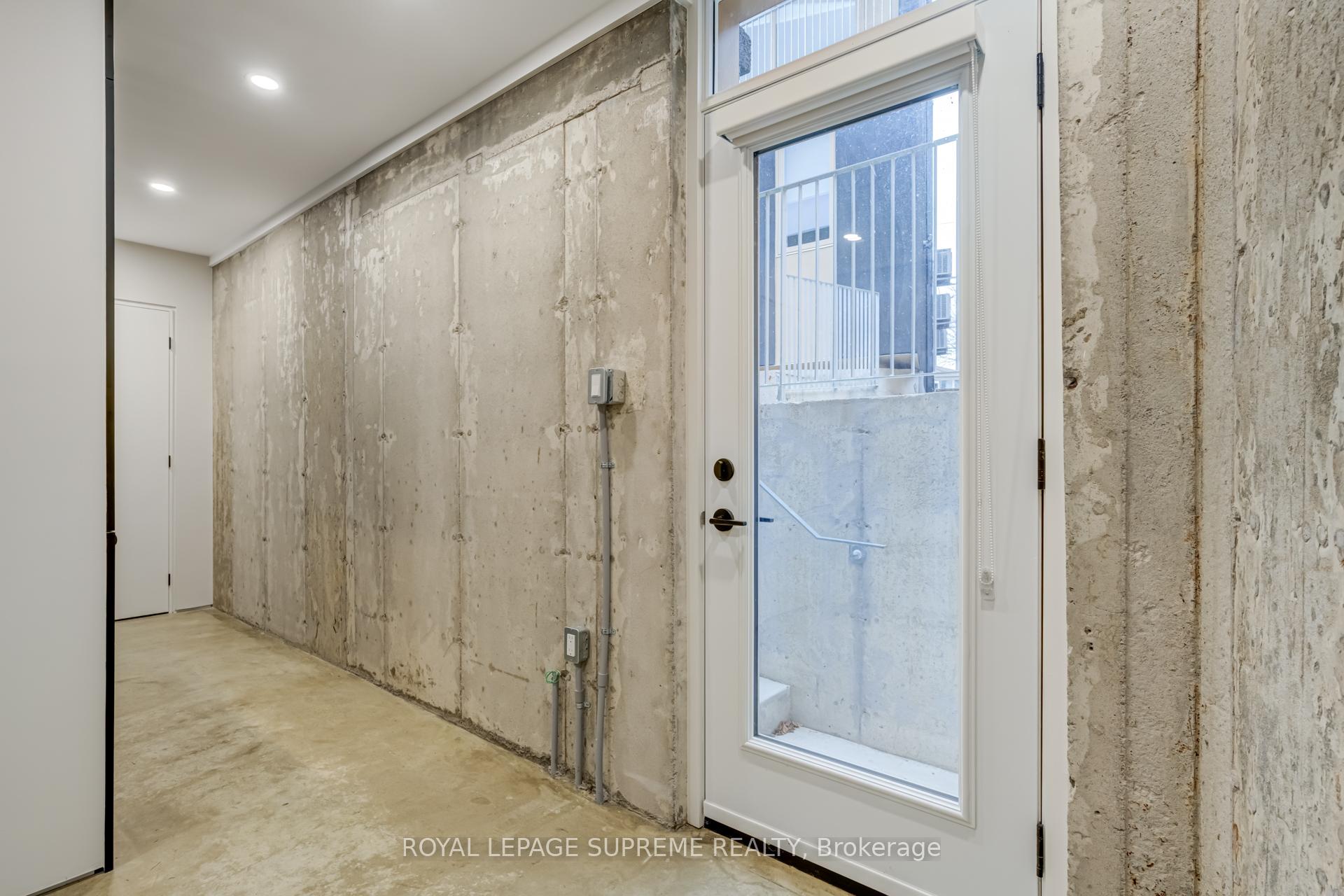 101 Bernice Crescent Garden, Toronto W03 Unit: Garden