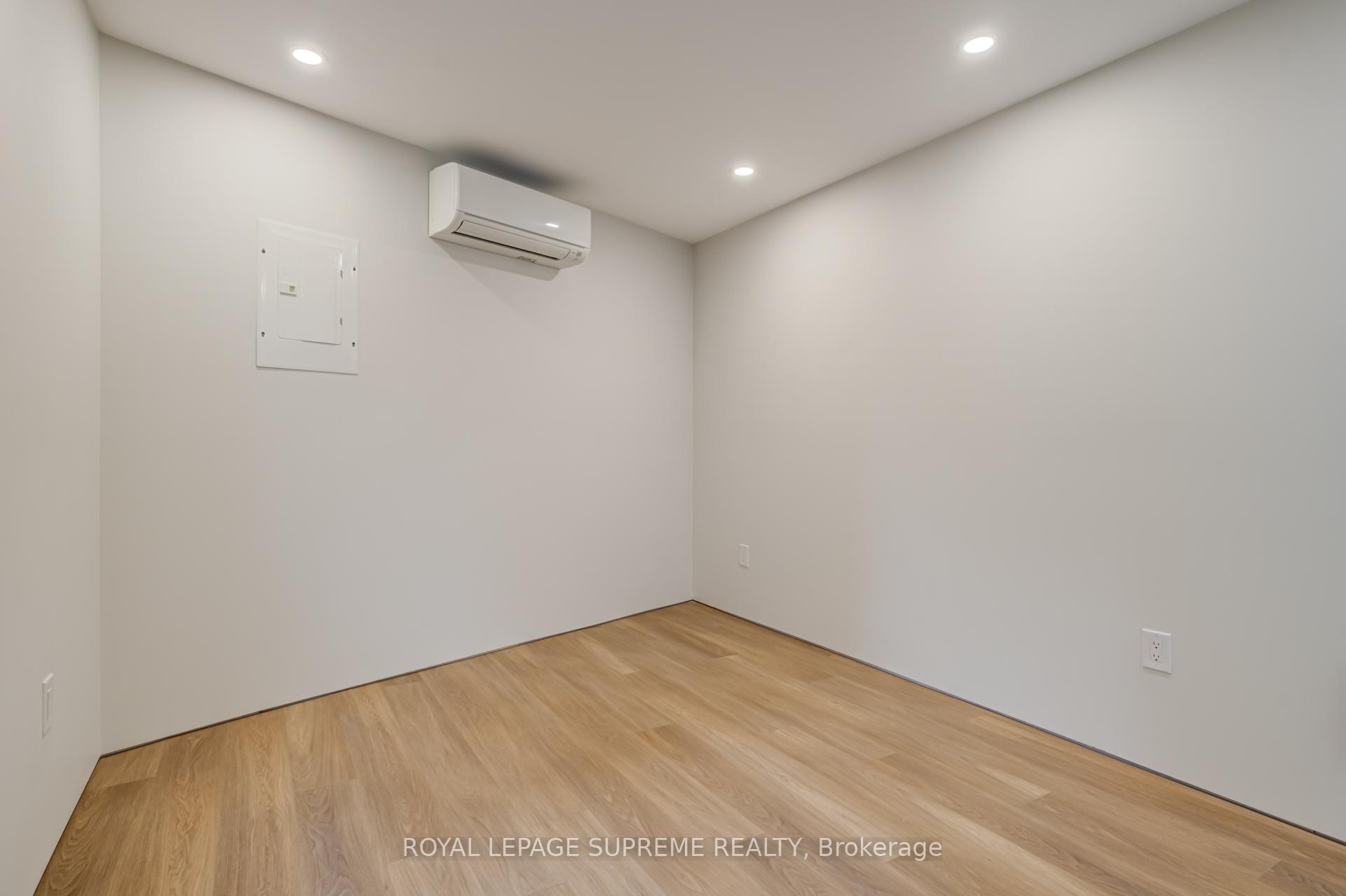 101 Bernice Crescent Garden, Toronto W03 Unit: Garden