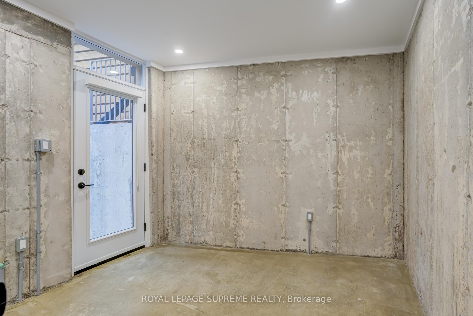 101 Bernice Crescent Garden, Toronto W03 Unit: Garden