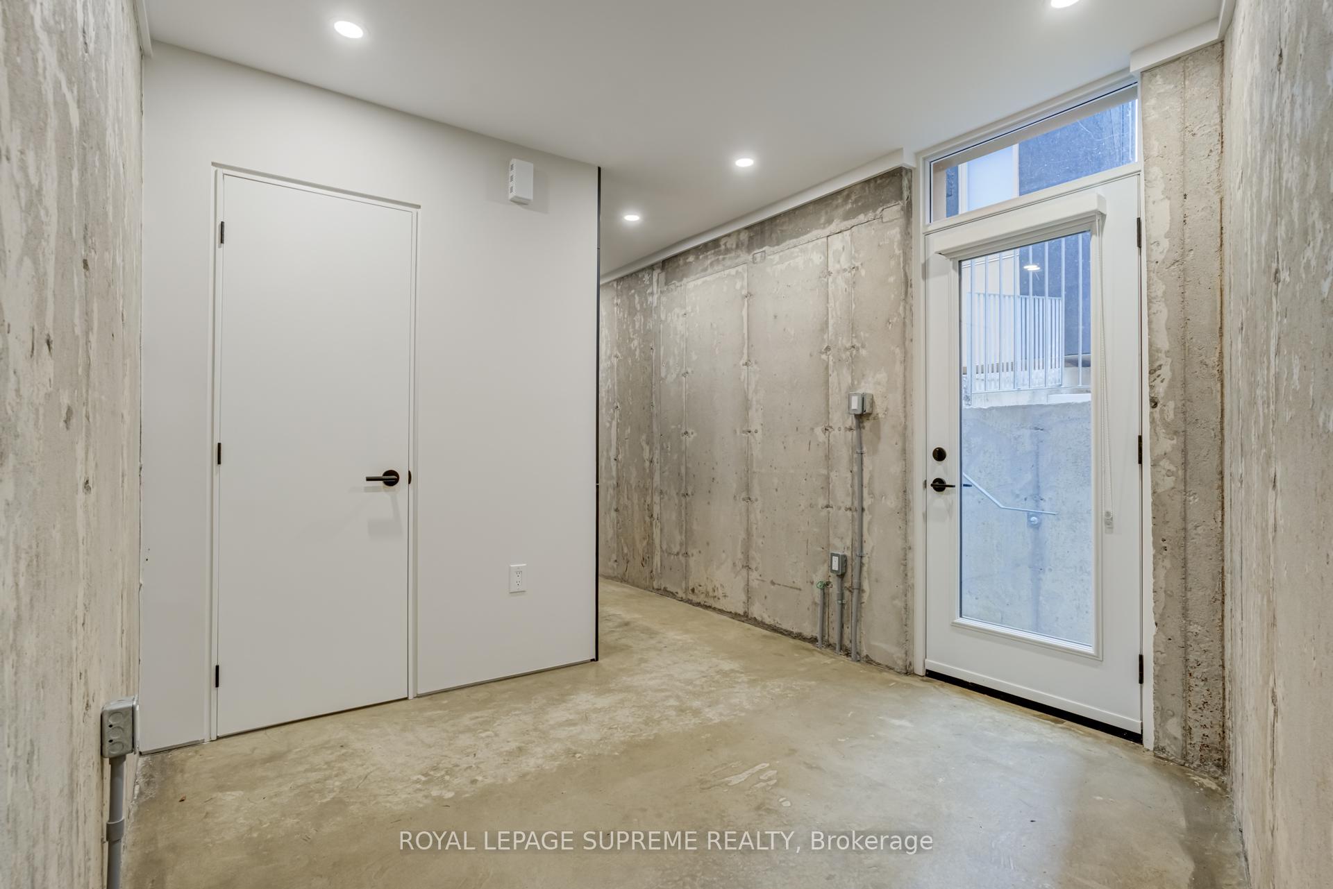 101 Bernice Crescent Garden, Toronto W03 Unit: Garden