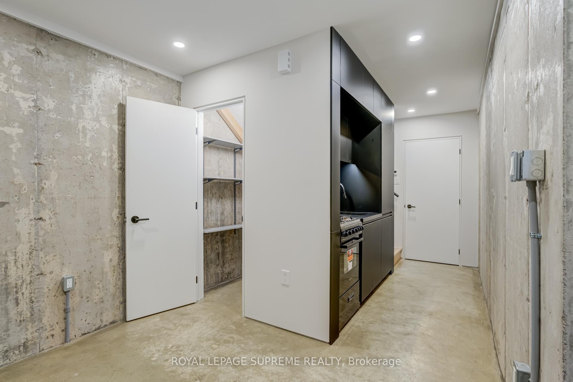 101 Bernice Crescent Garden, Toronto W03 Unit: Garden