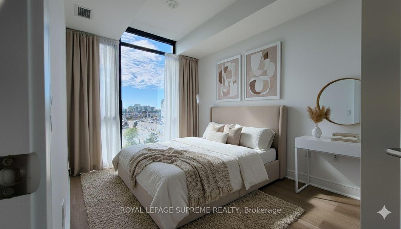 86 Dundas Street E 424