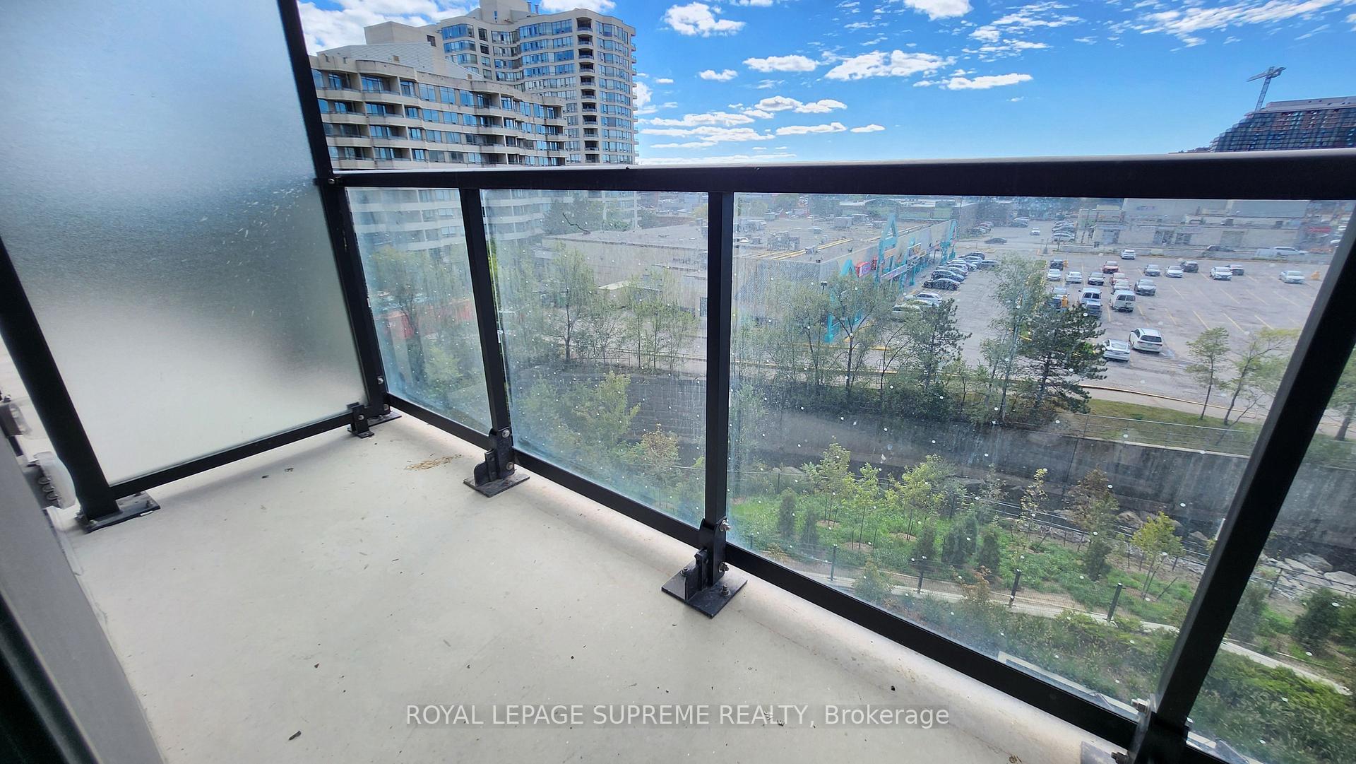 86 Dundas Street E 424