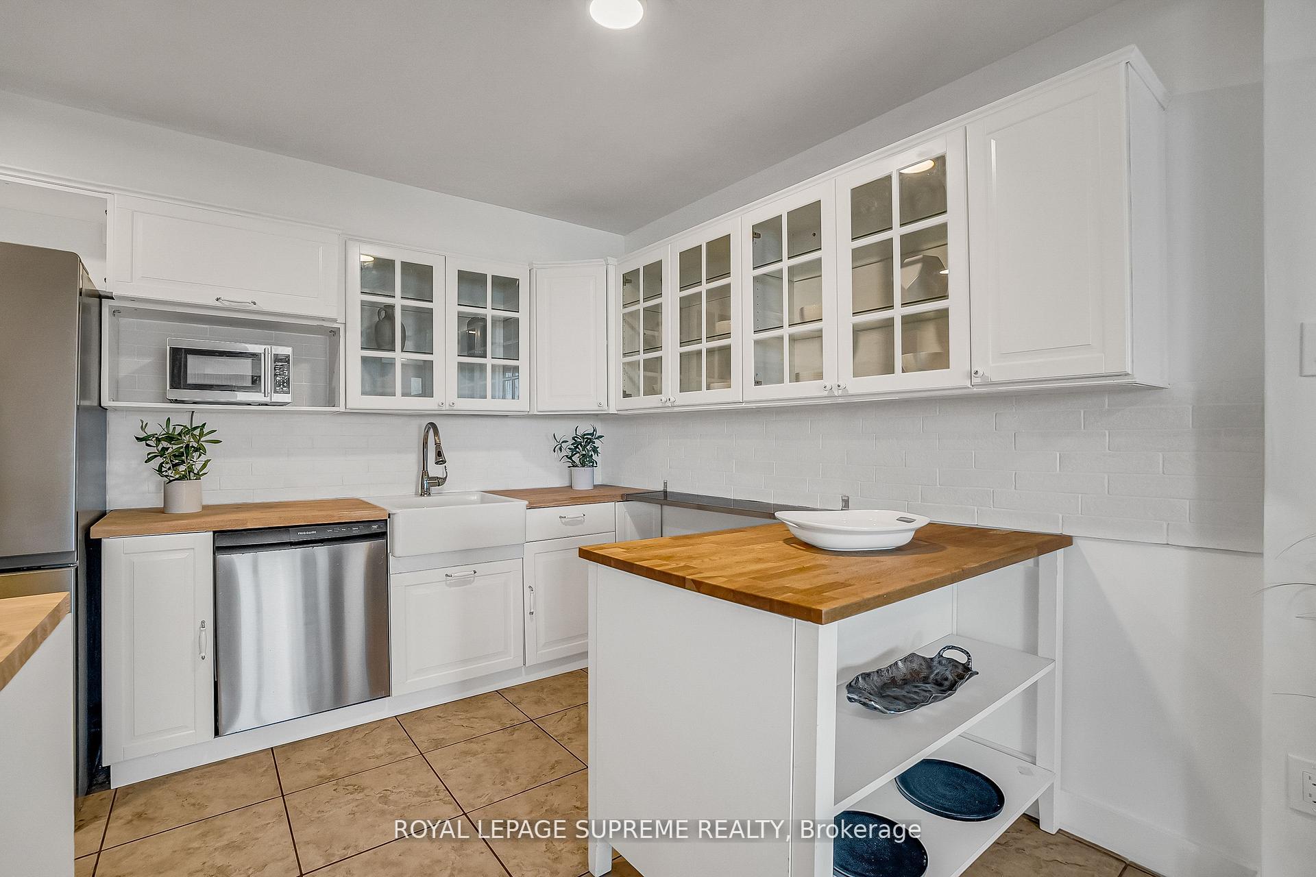 85 Emmett Avenue 1202