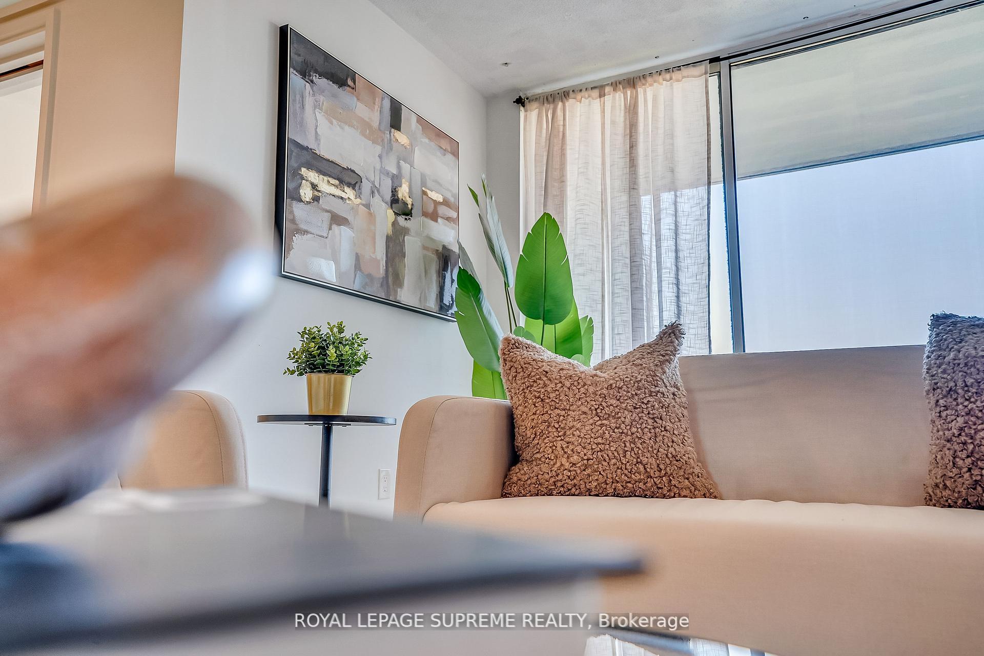 85 Emmett Avenue 1202