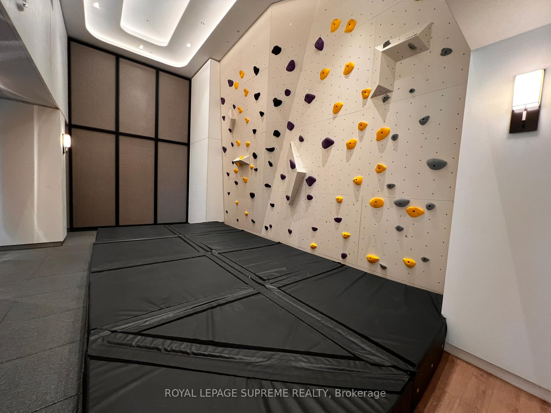 1100 Sheppard Avenue W LPH15