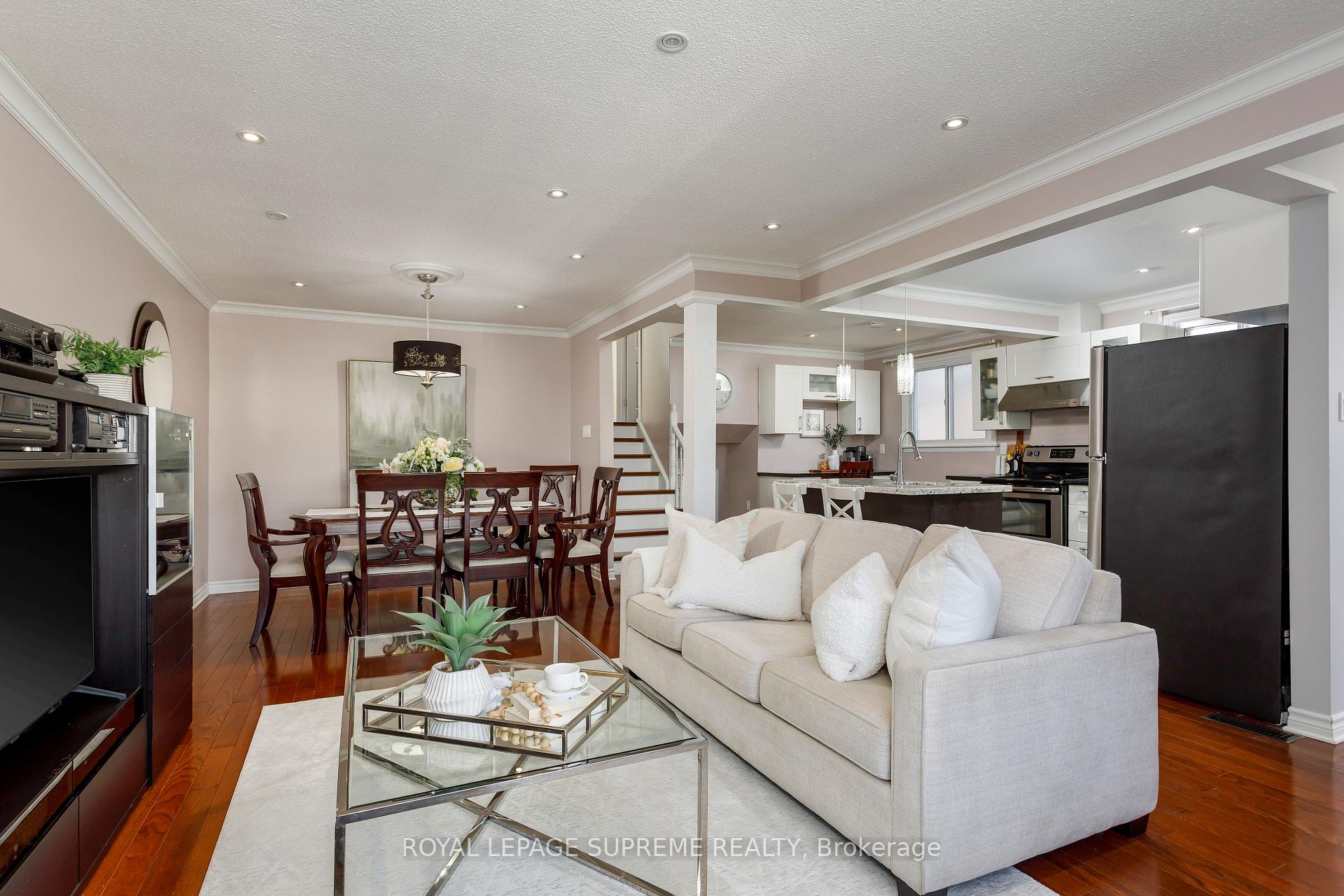 7158 Ridgeland Crescent