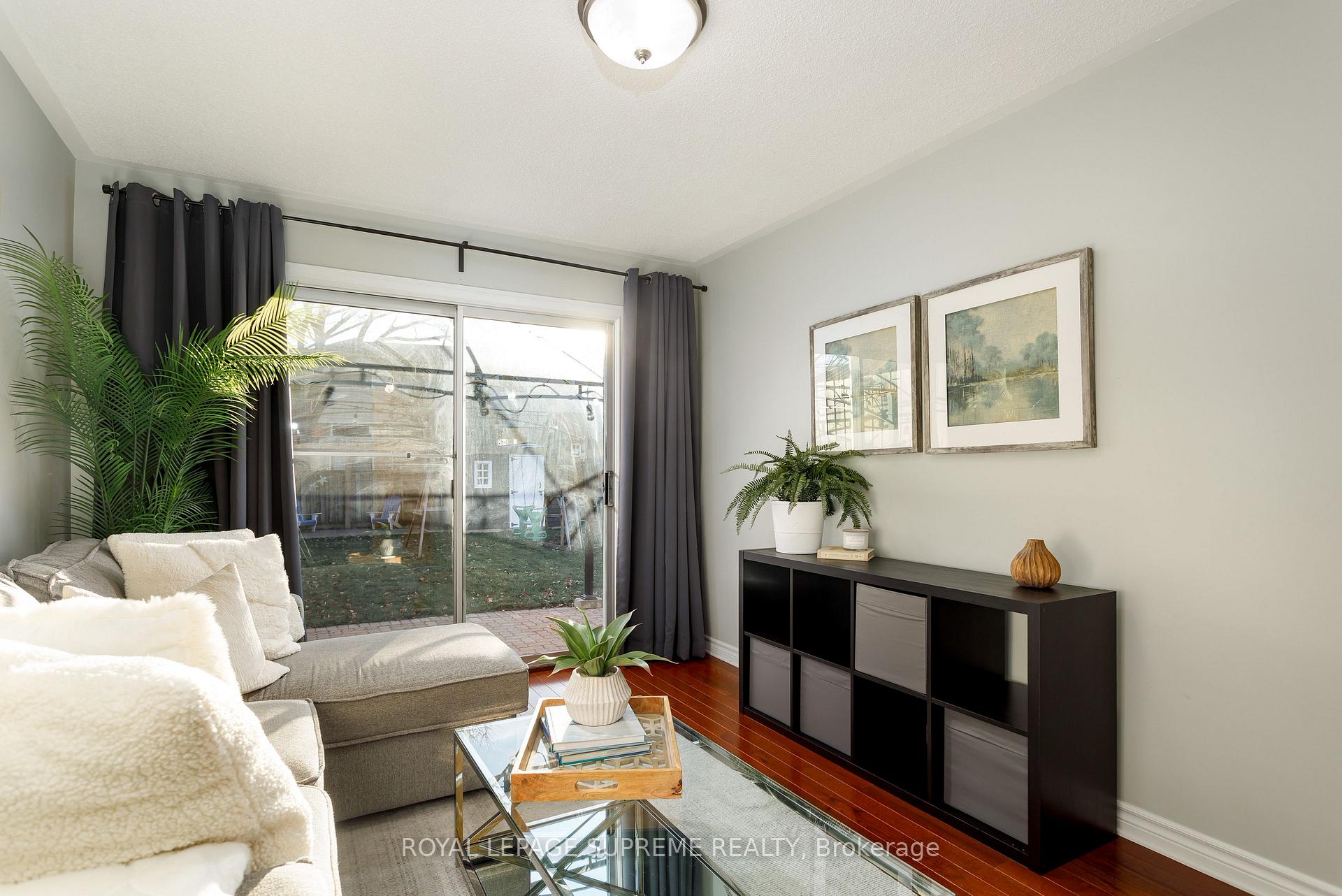 7158 Ridgeland Crescent