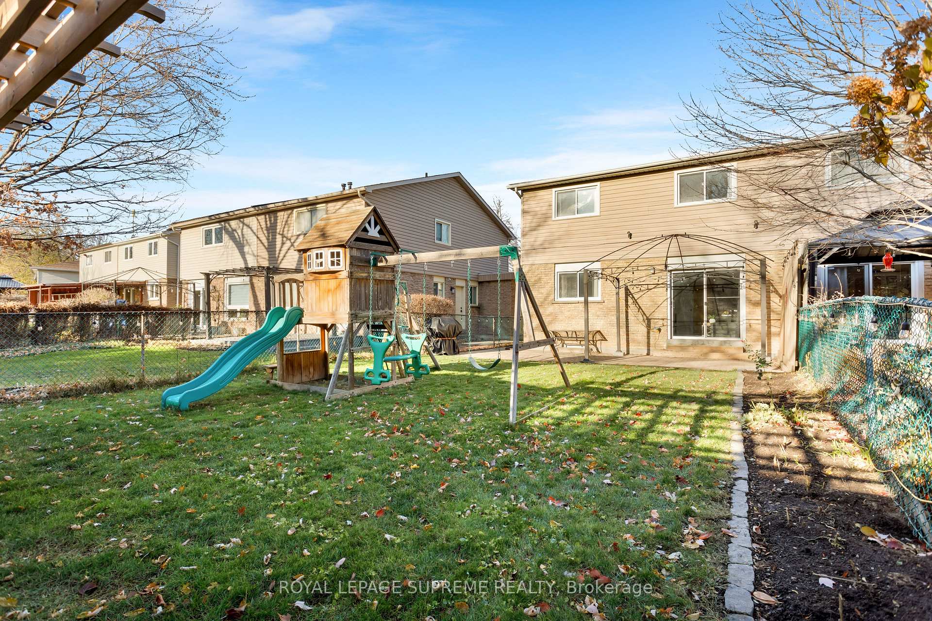 7158 Ridgeland Crescent