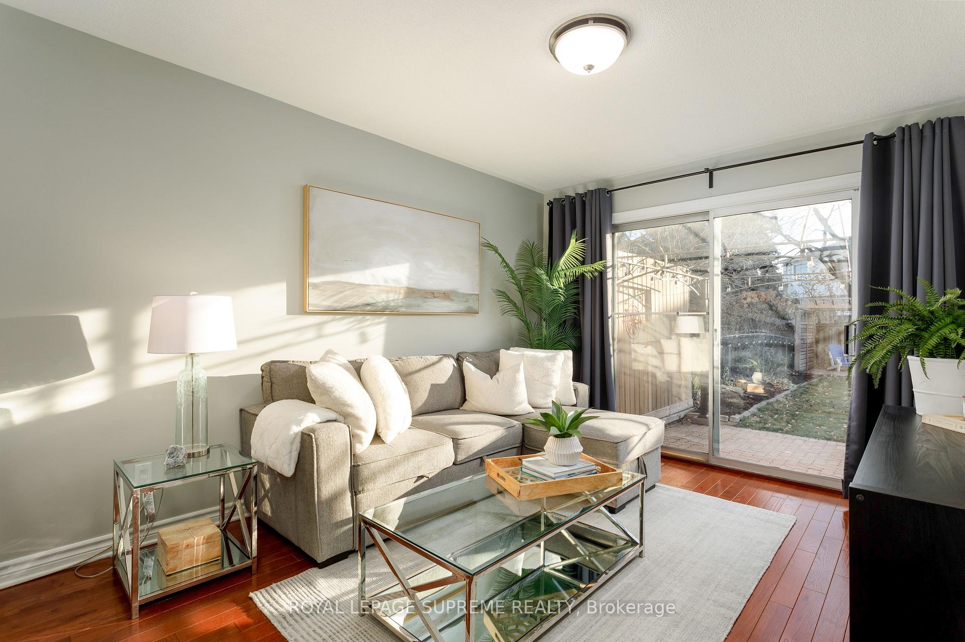 7158 Ridgeland Crescent