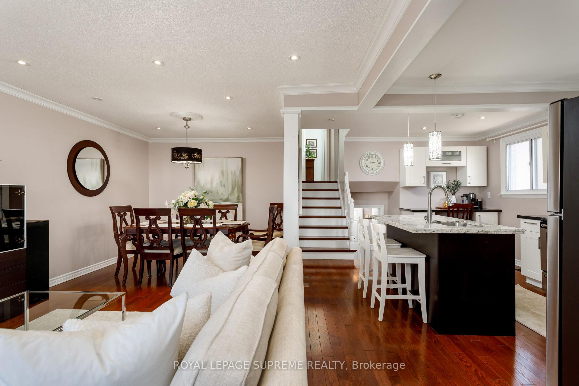 7158 Ridgeland Crescent