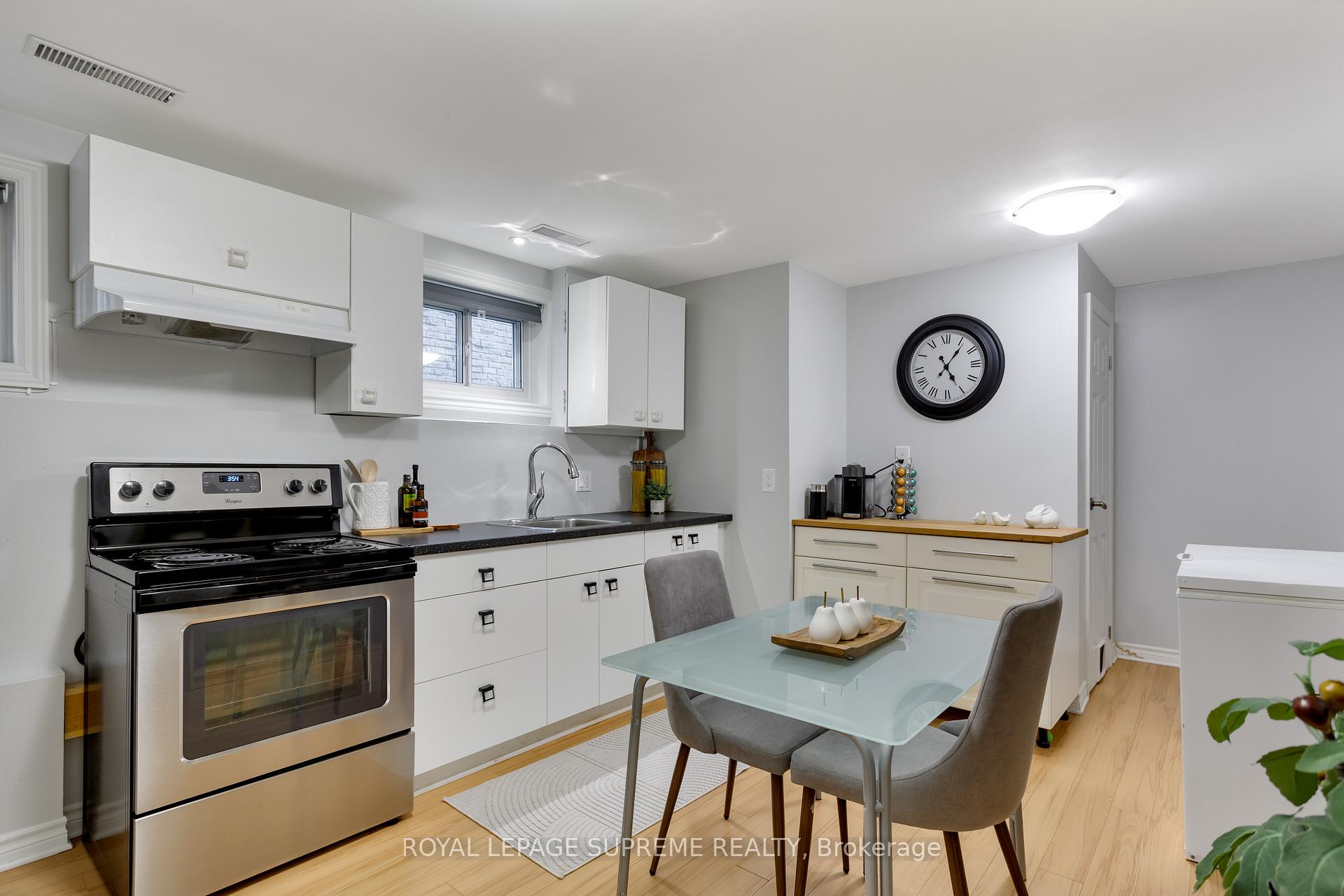 7158 Ridgeland Crescent