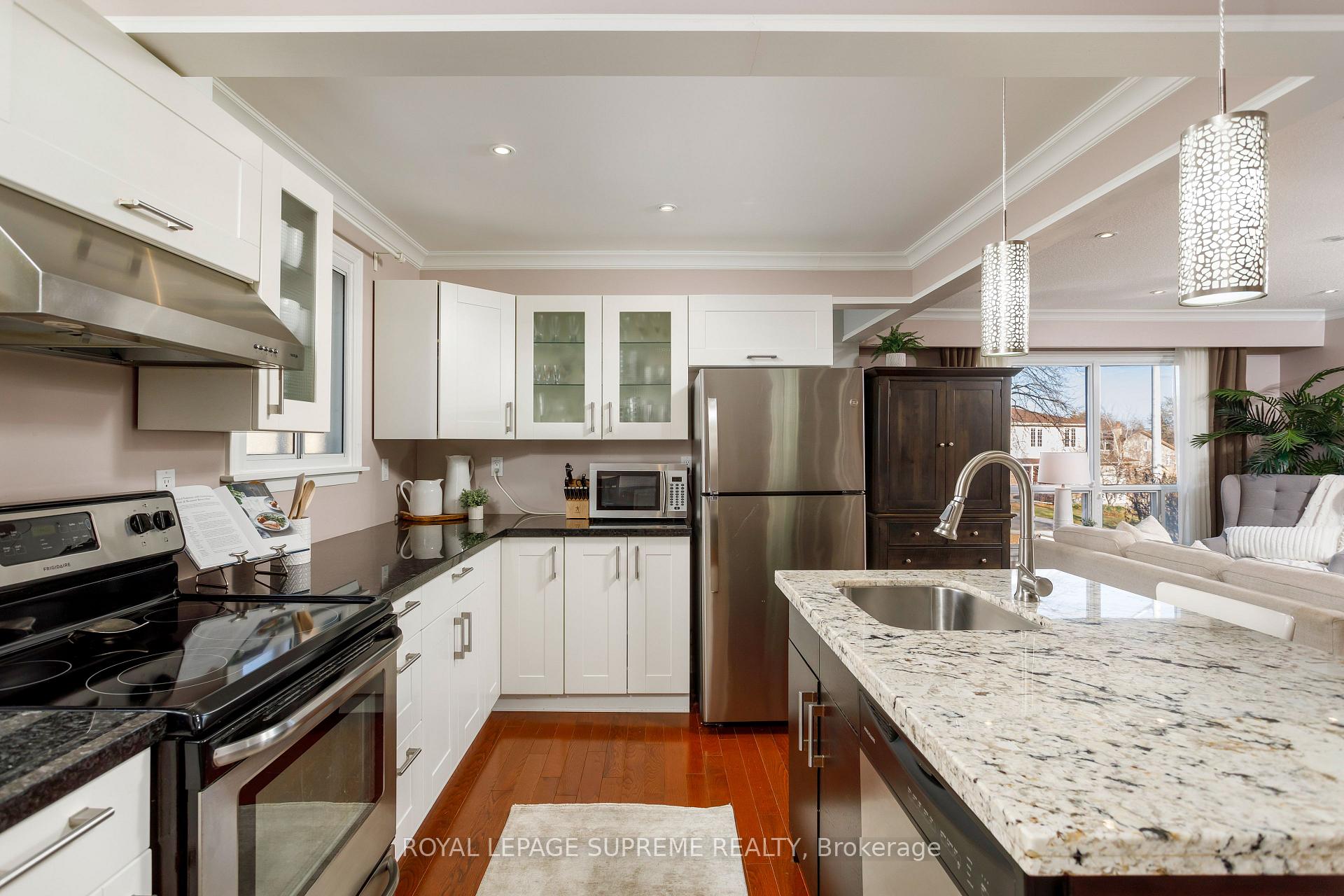 7158 Ridgeland Crescent