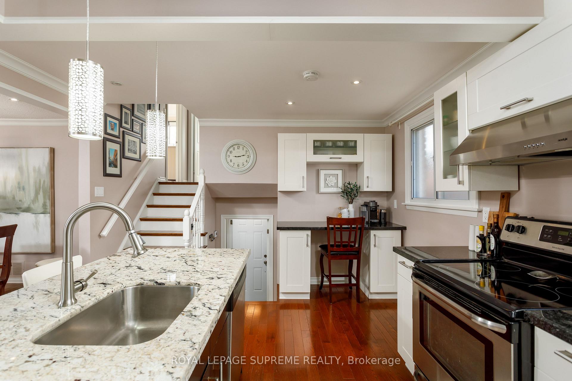 7158 Ridgeland Crescent