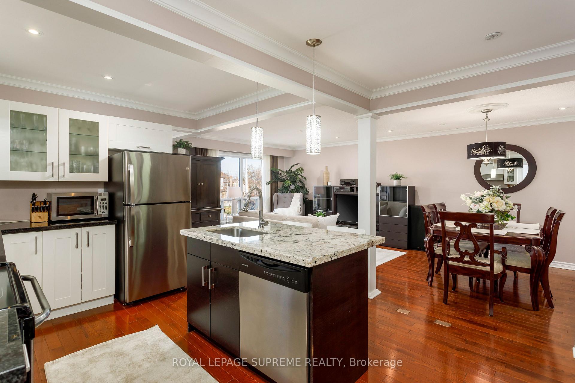 7158 Ridgeland Crescent