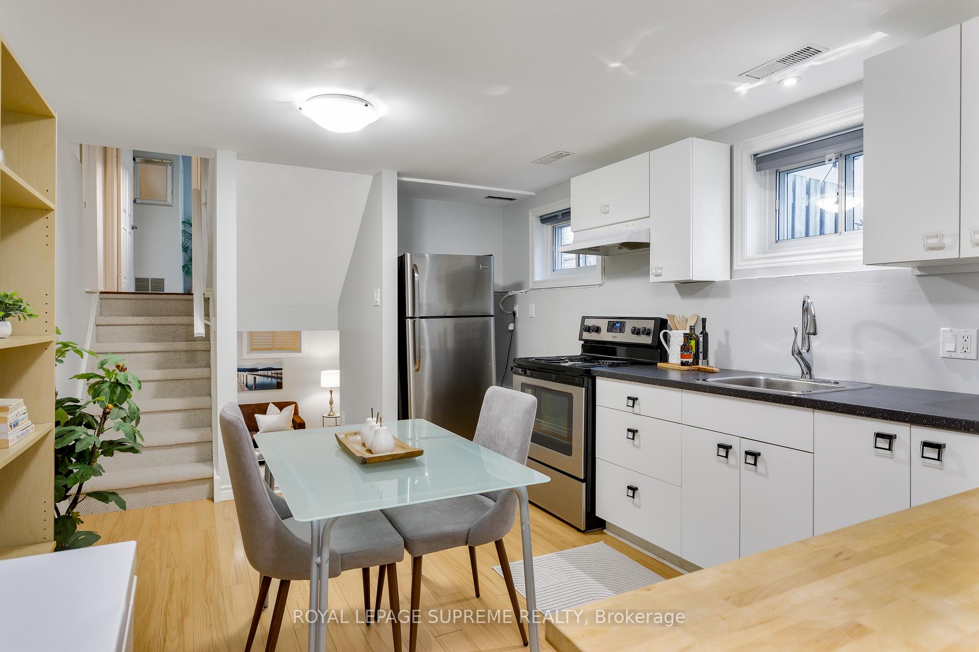 7158 Ridgeland Crescent