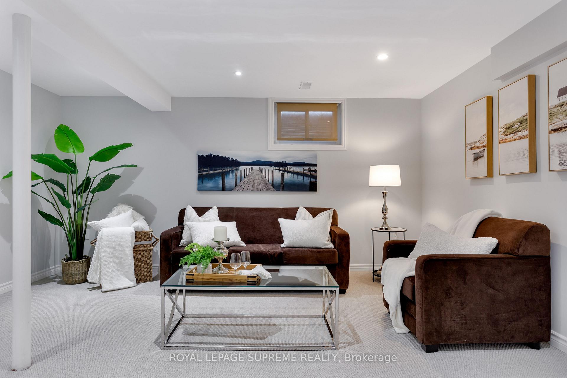 7158 Ridgeland Crescent