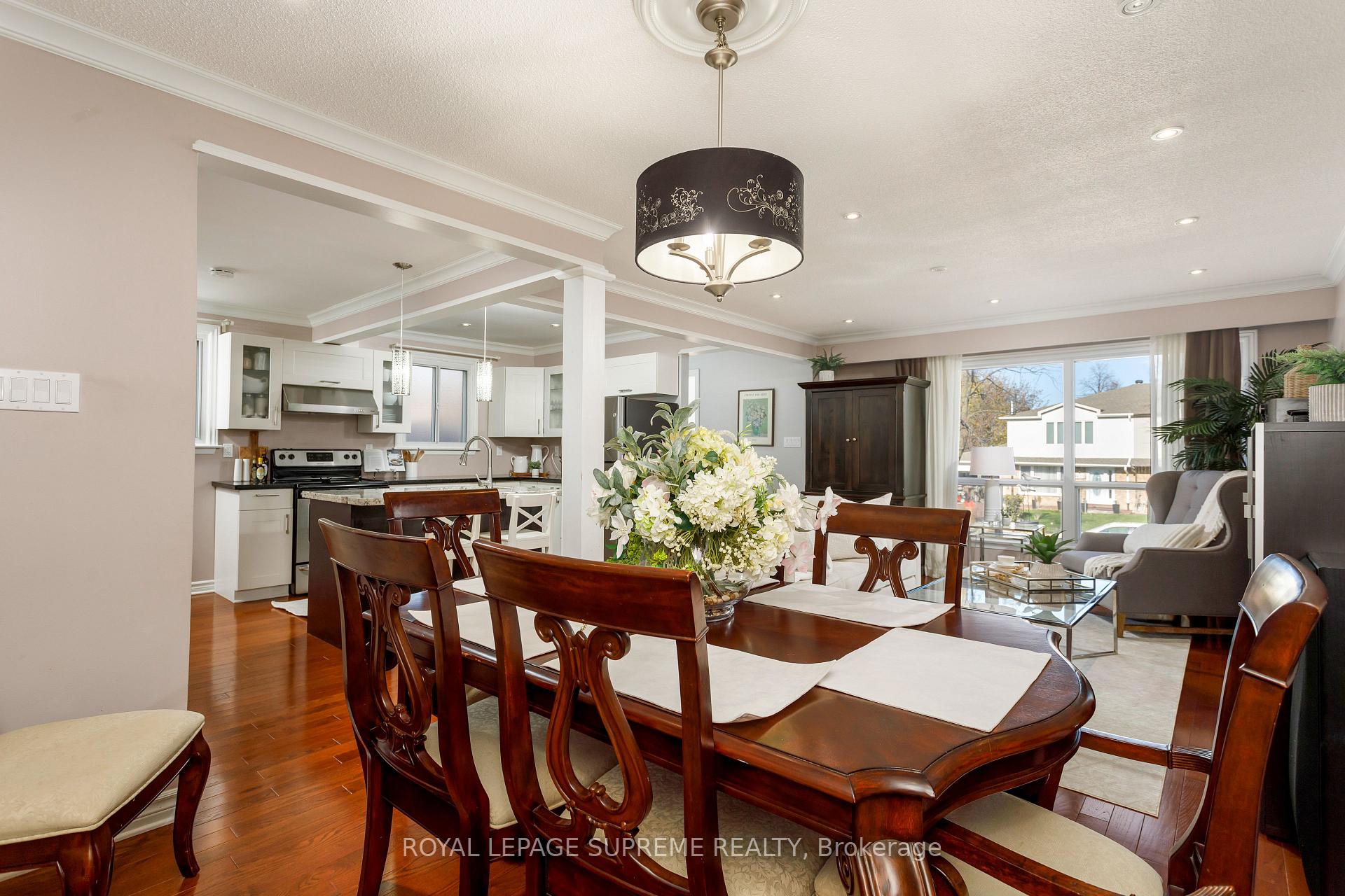 7158 Ridgeland Crescent