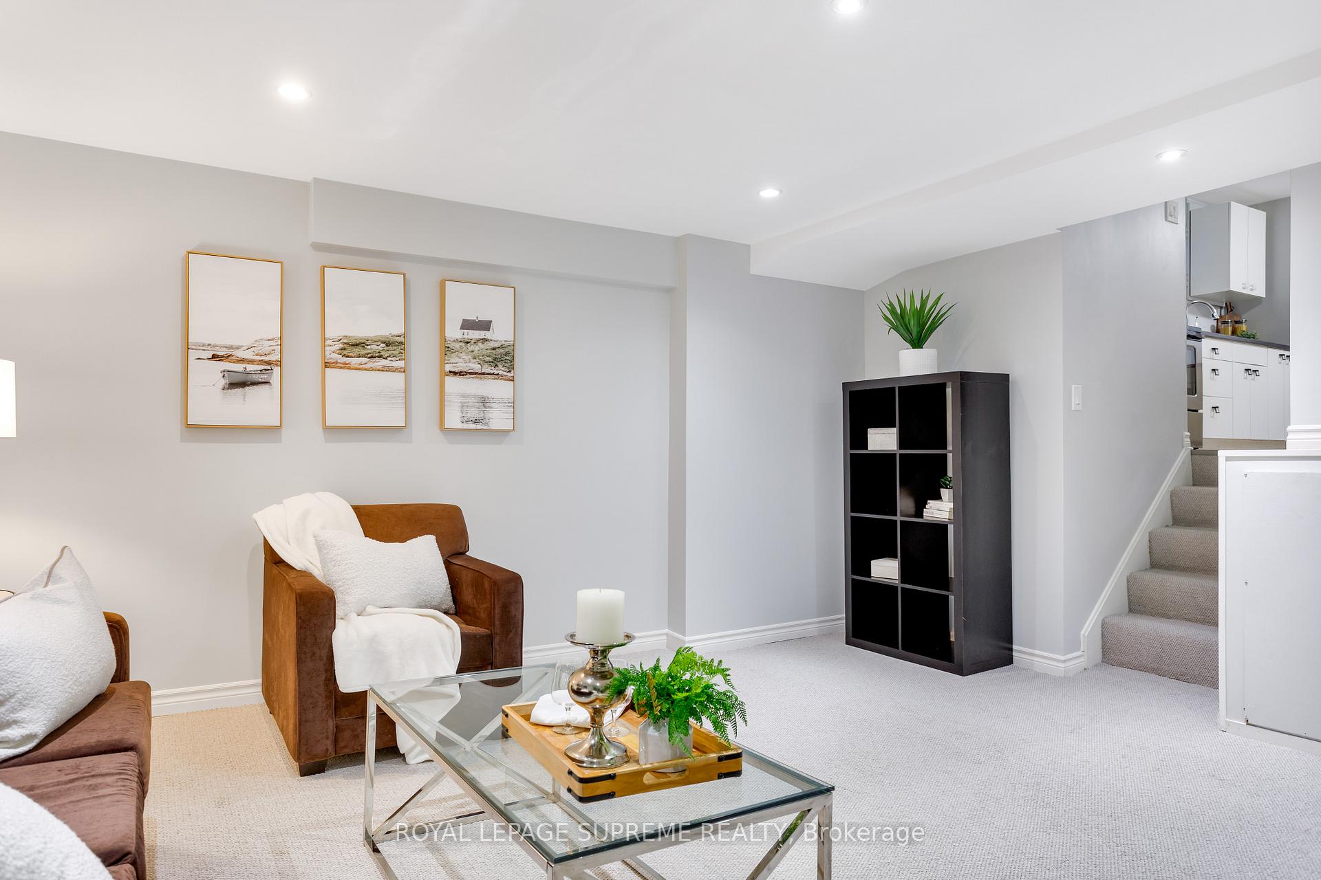 7158 Ridgeland Crescent