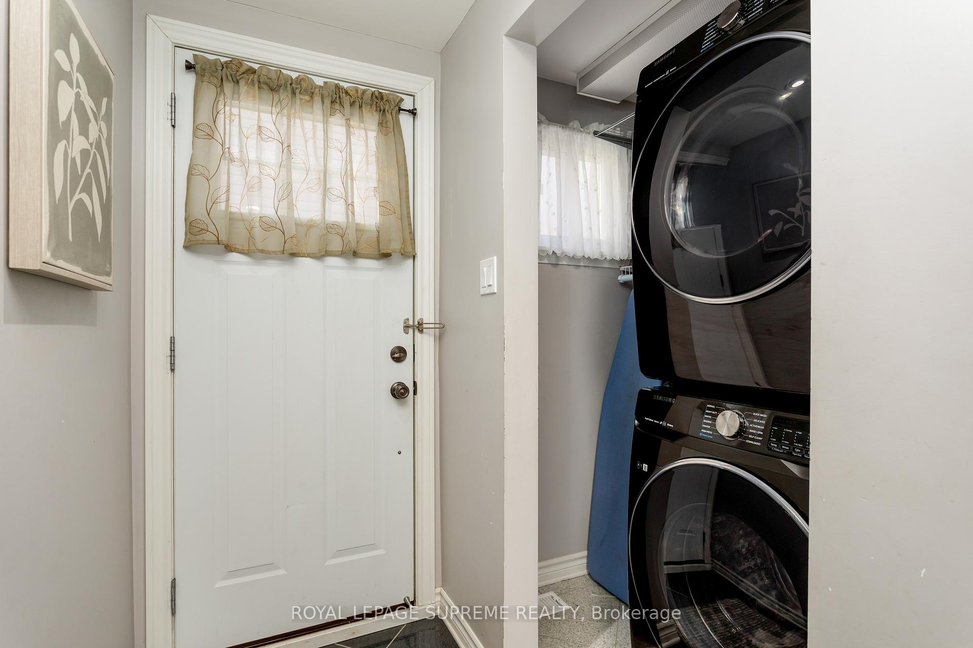 7158 Ridgeland Crescent