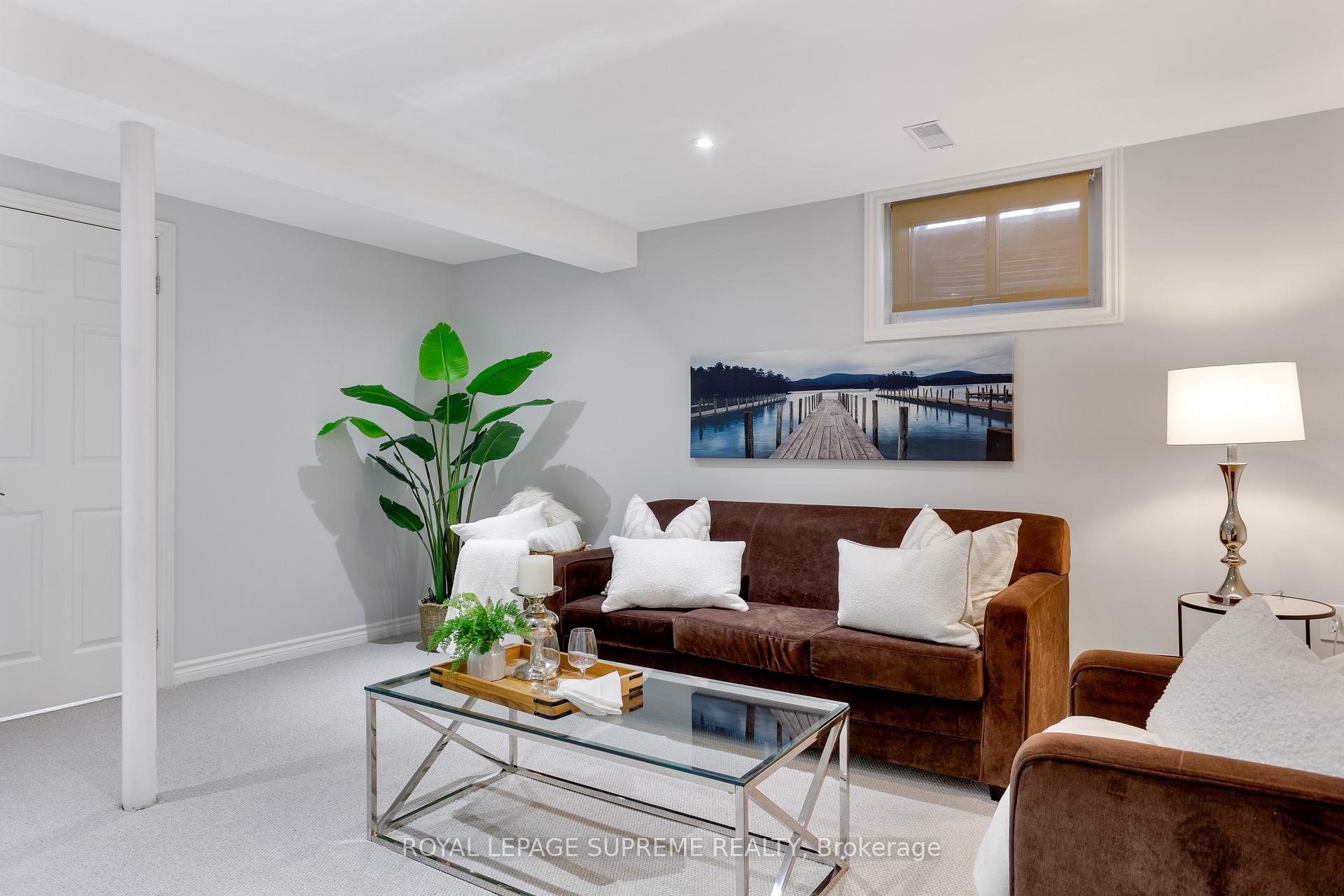 7158 Ridgeland Crescent