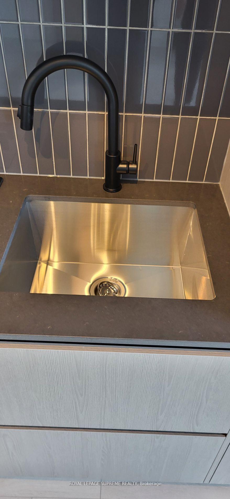 1285 Dupont Street N 2108