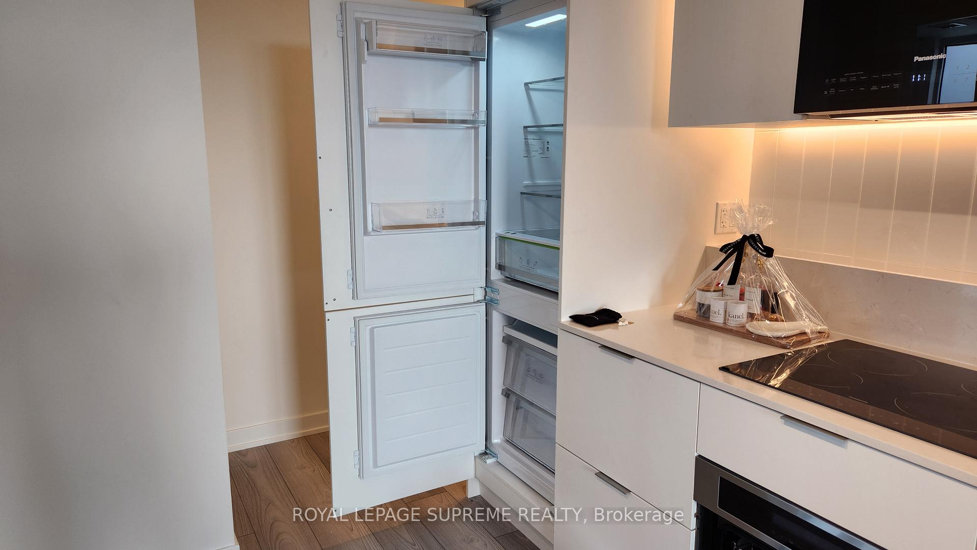 1 Fairview Road E 418