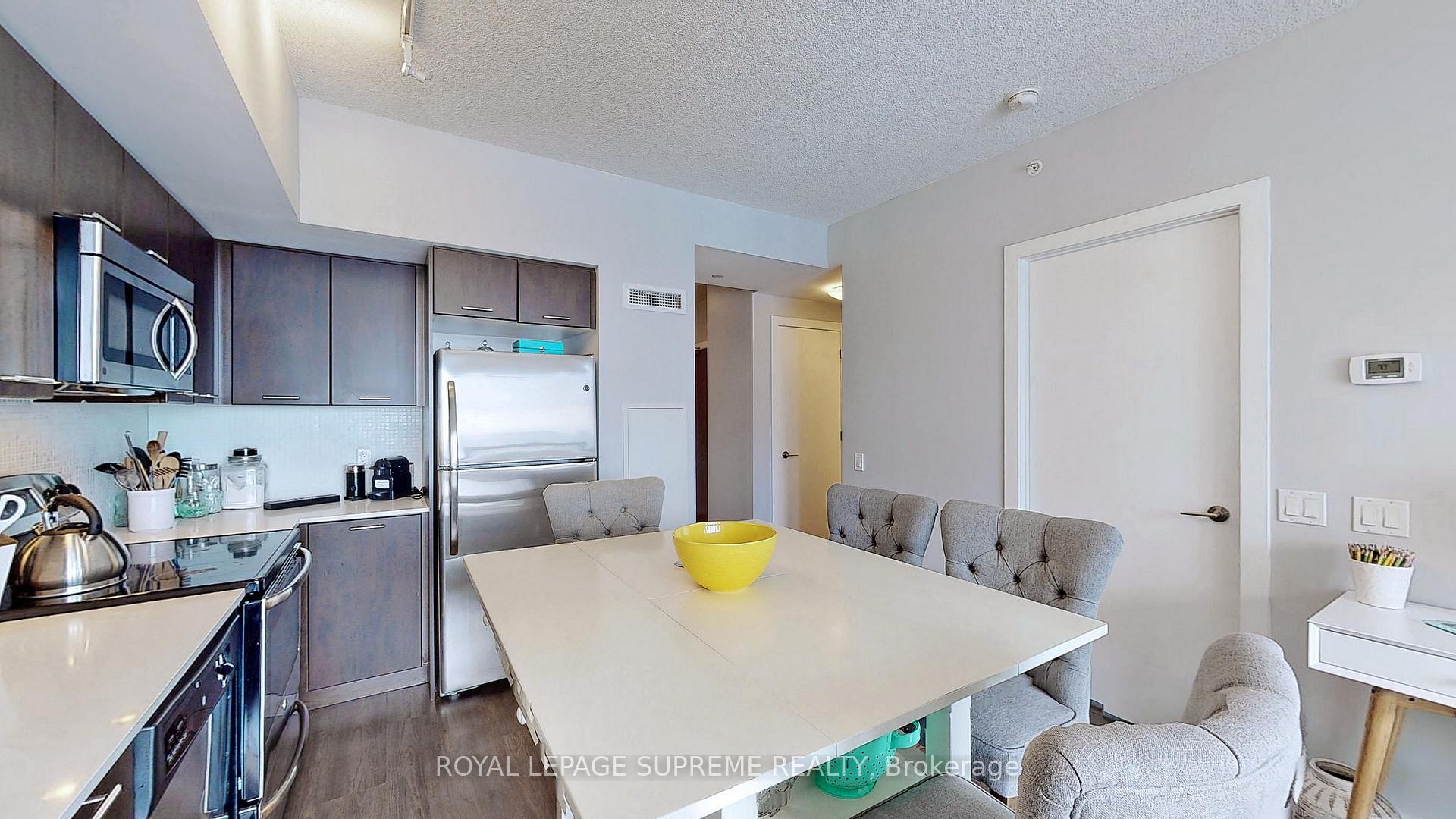 2220 Lakeshore Boulevard 1705