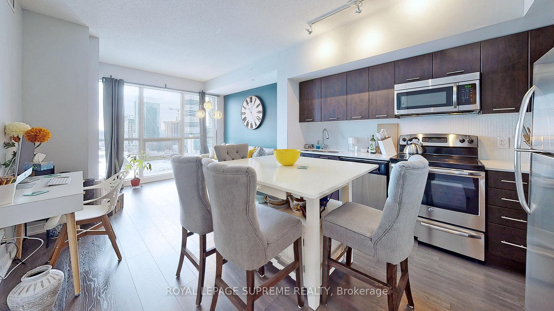 2220 Lakeshore Boulevard 1705