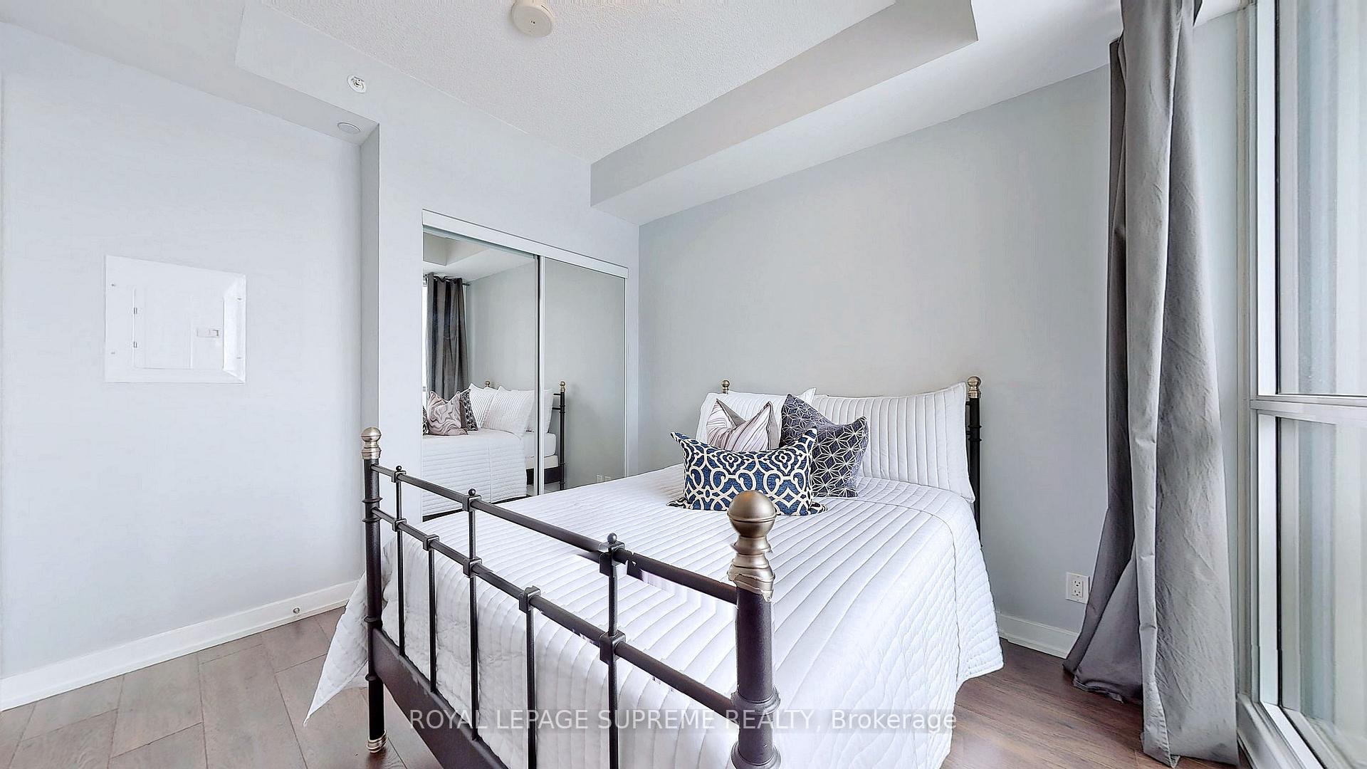 2220 Lakeshore Boulevard 1705