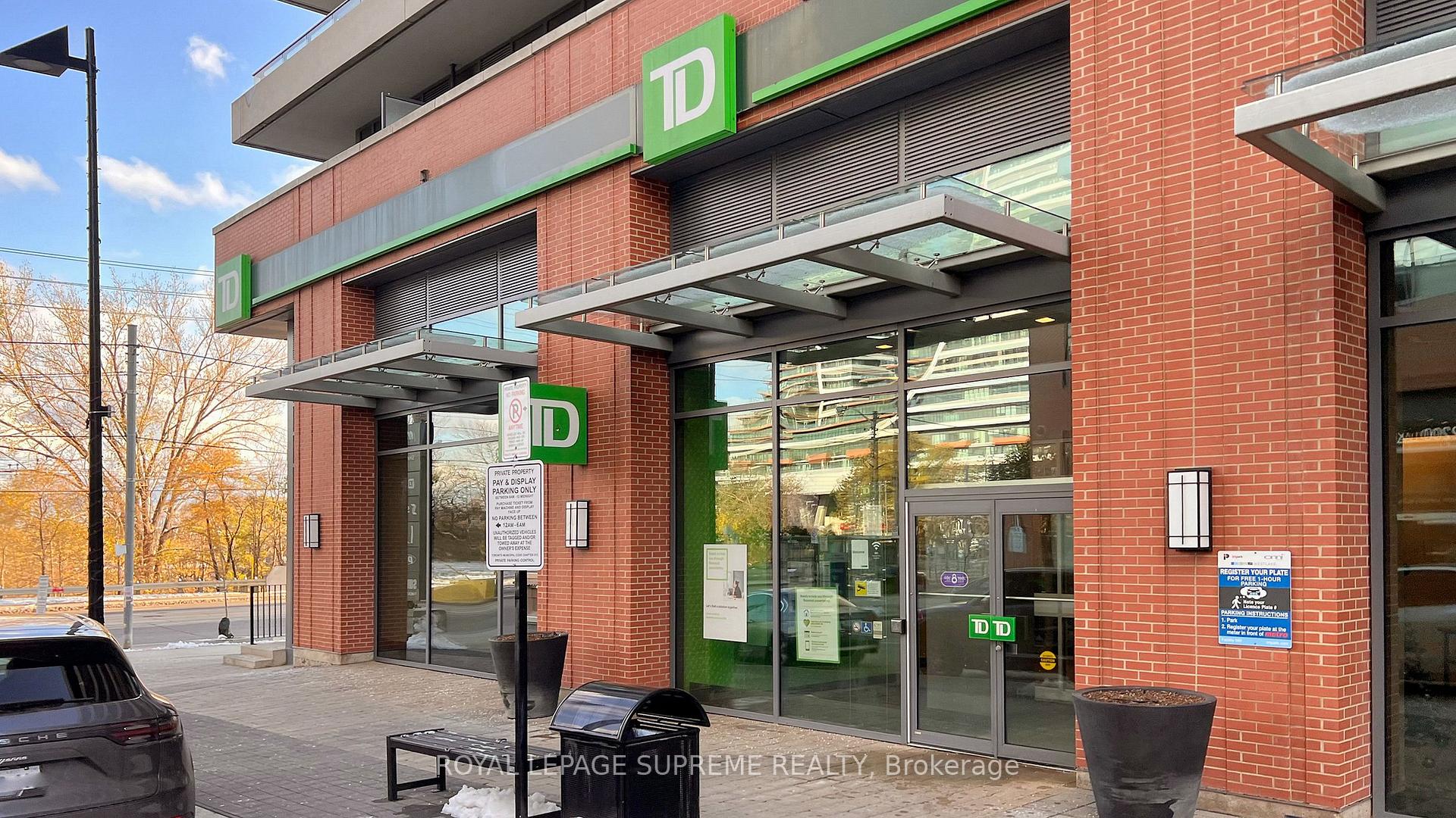 2220 Lakeshore Boulevard 1705