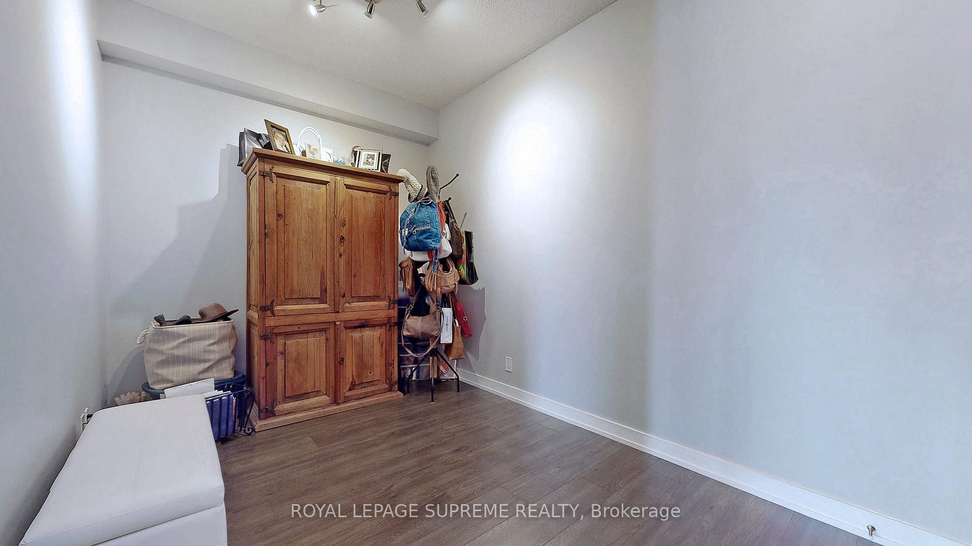 2220 Lakeshore Boulevard 1705