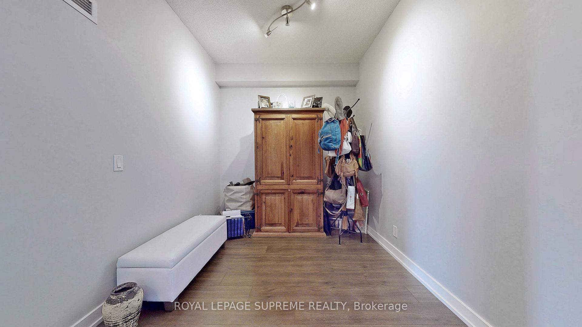 2220 Lakeshore Boulevard 1705