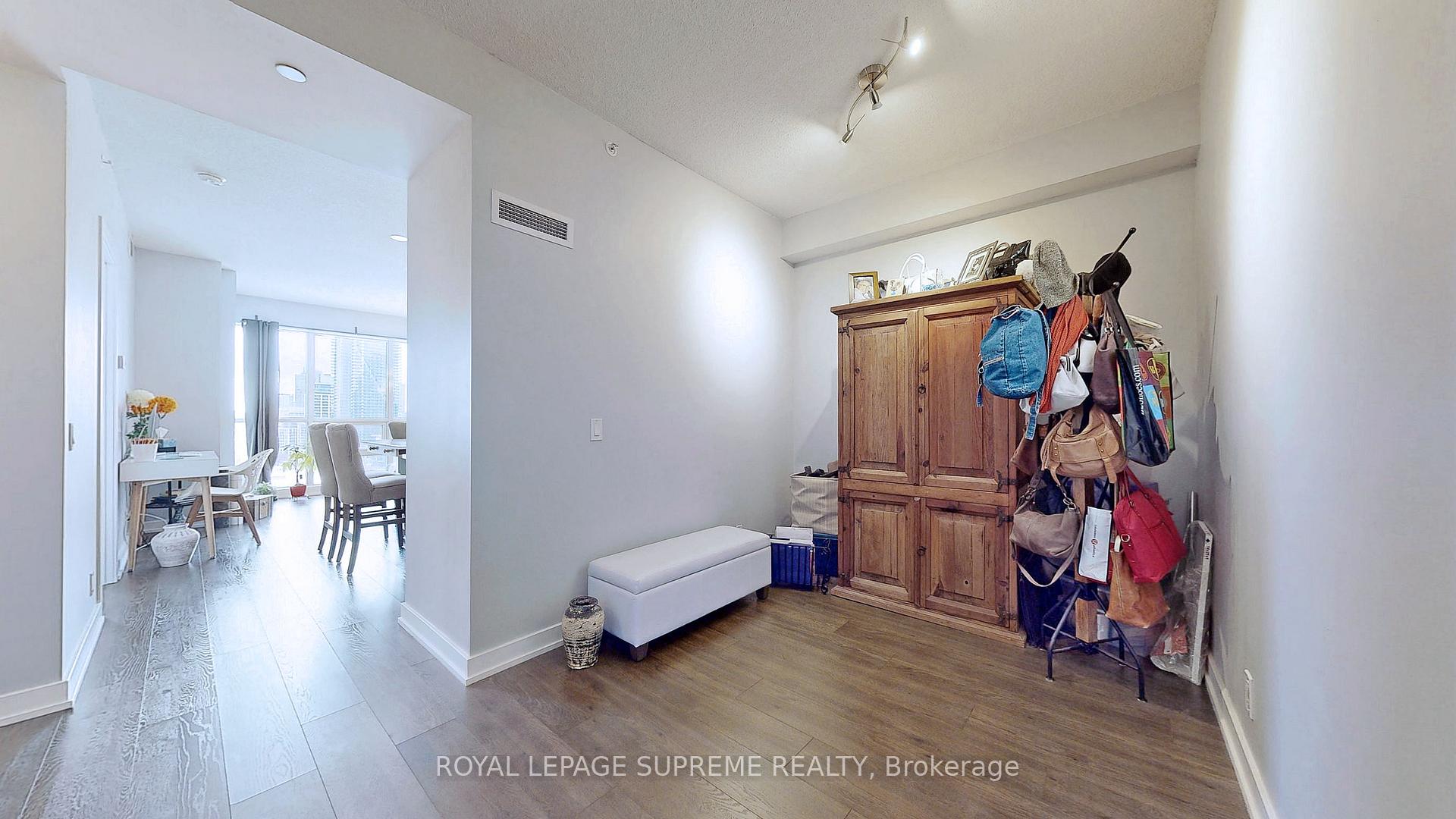 2220 Lakeshore Boulevard 1705