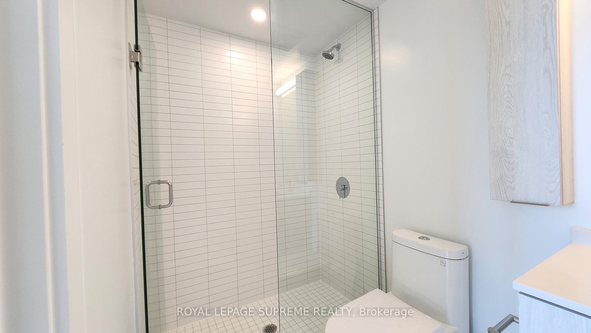 86 Dundas Street E 424