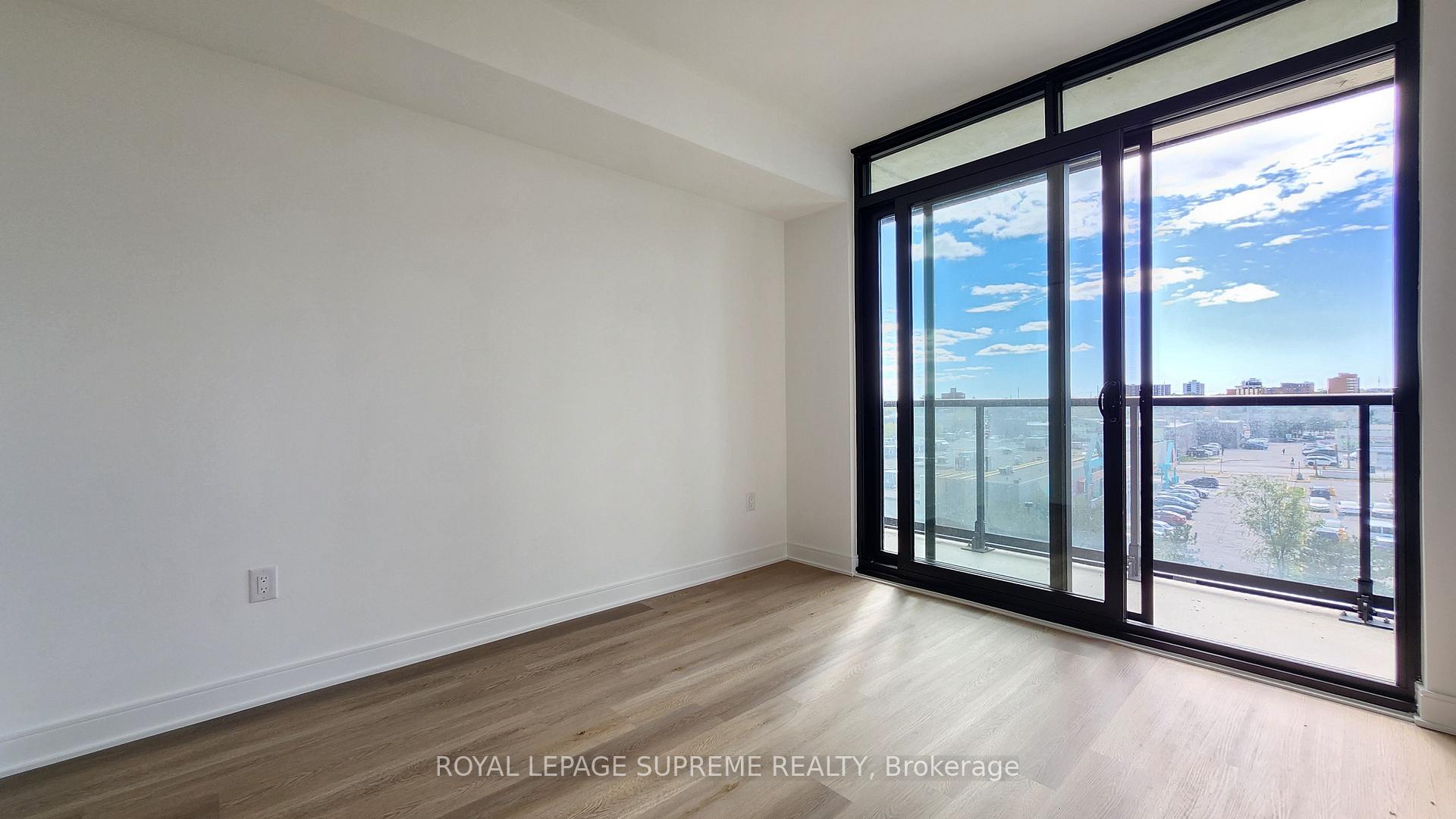 86 Dundas Street E 424