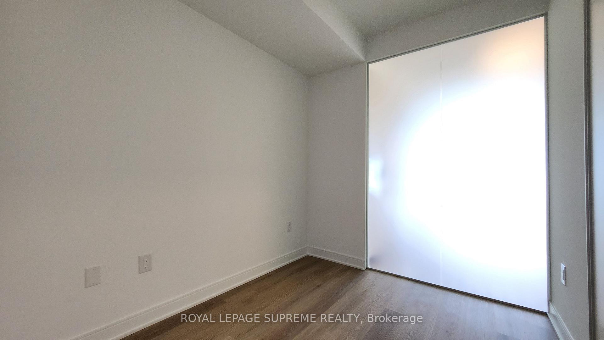 86 Dundas Street E 424