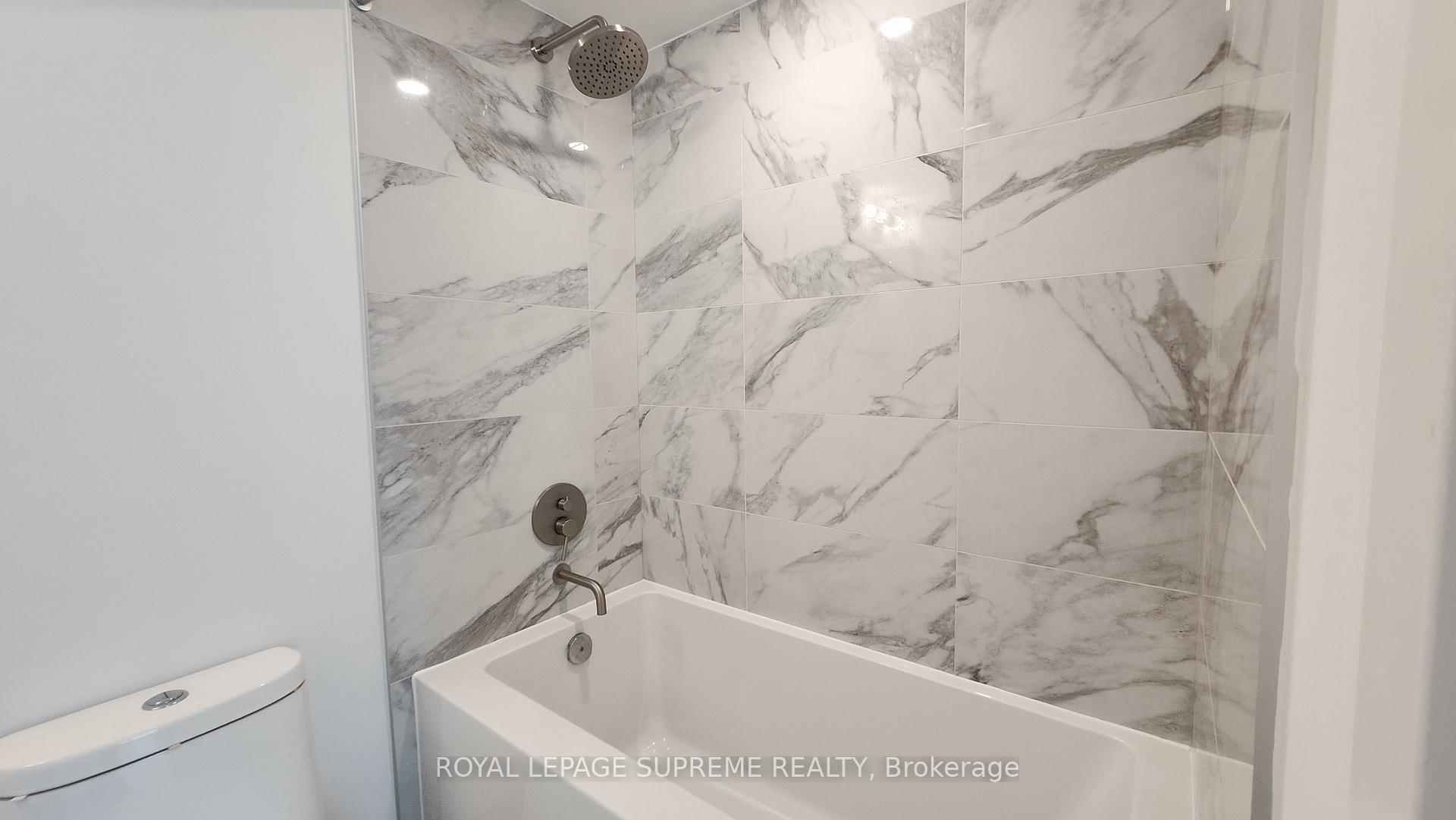 1100 Sheppard Avenue W LPH15