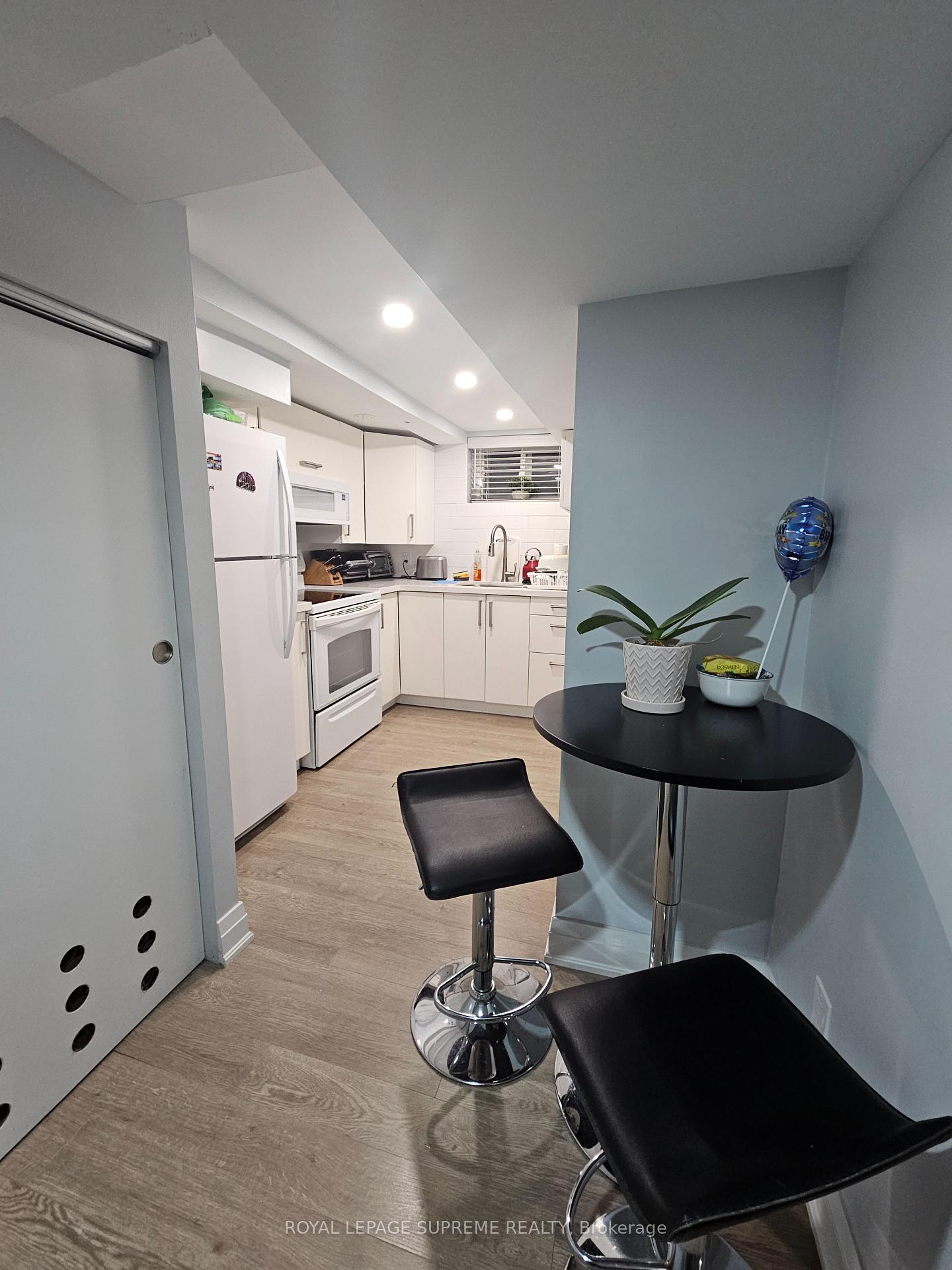 3489 Queenston Drive Basement apartment