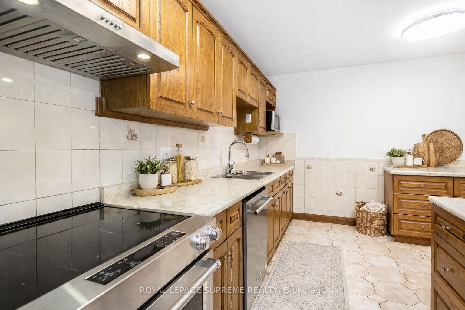 362 The East Mall Street 503