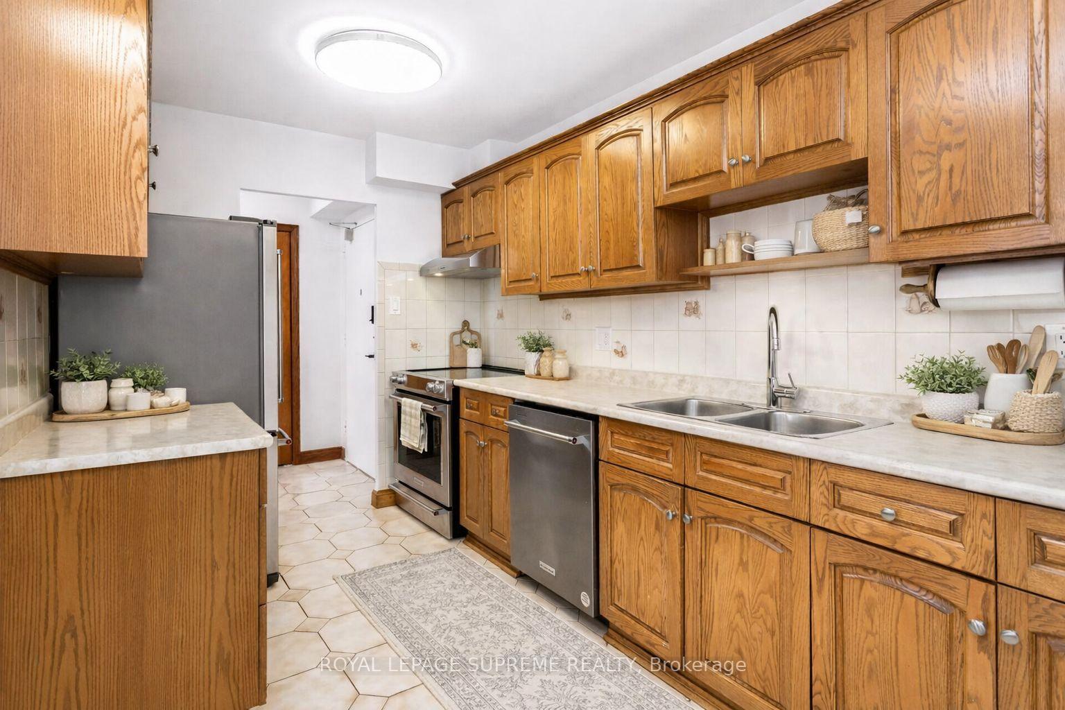 362 The East Mall Street 503