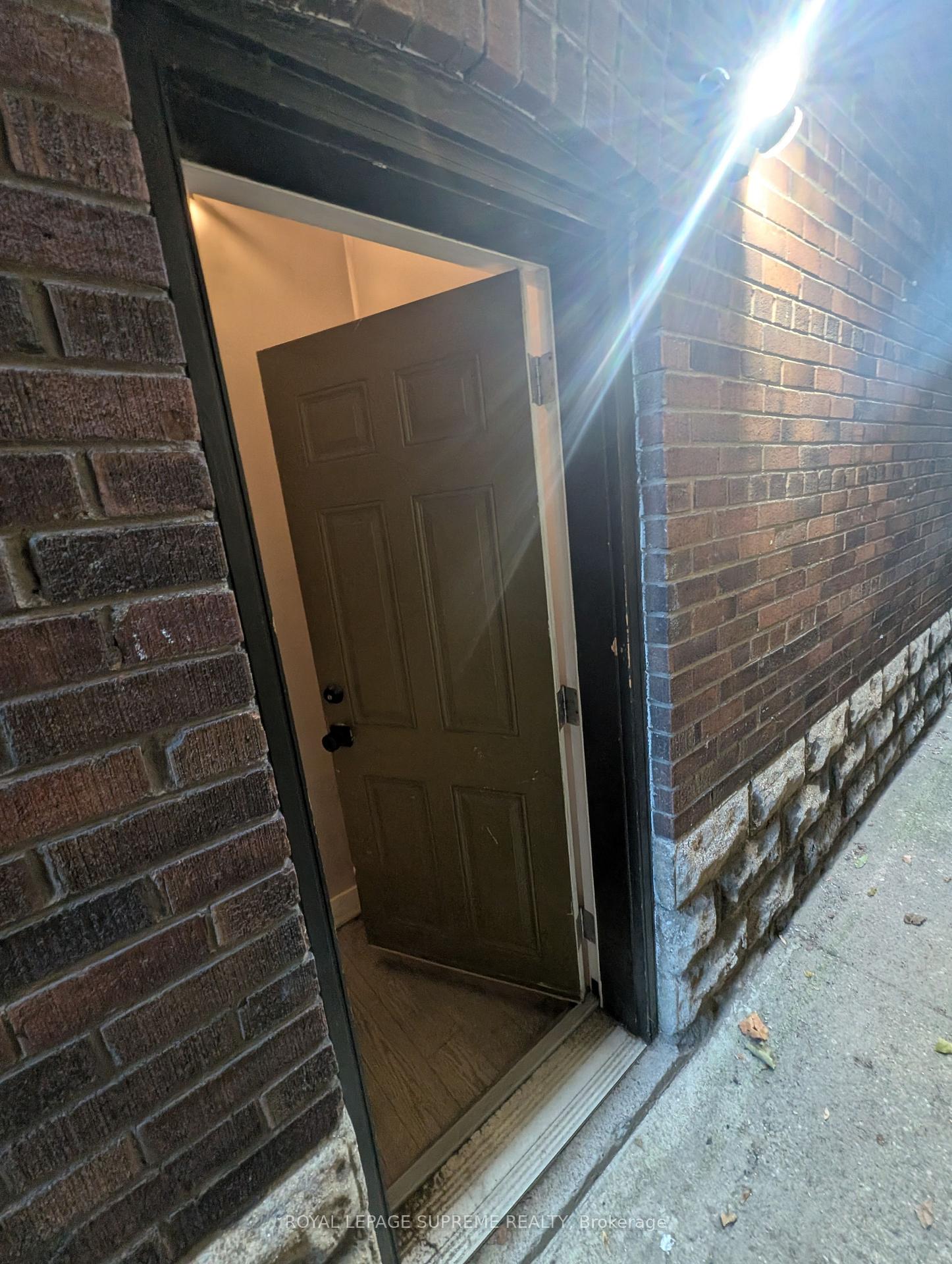 2132 Dundas Street Lower