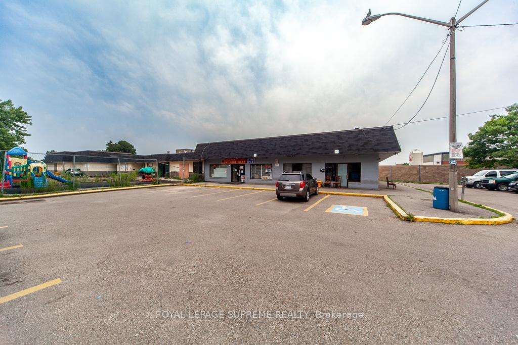 940 Caledonia Road 908